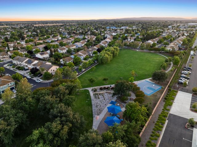 2930 Violet Dr, West Sacramento, CA 95691