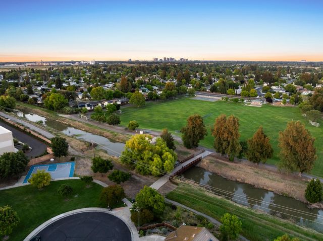 2930 Violet Dr, West Sacramento, CA 95691
