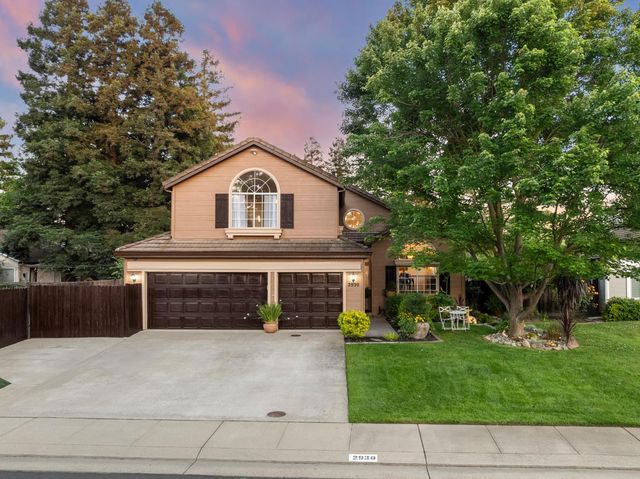 2930 Violet Dr, West Sacramento, CA 95691