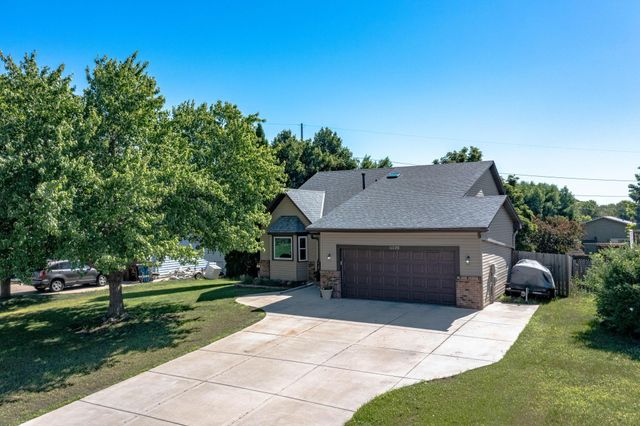 11120 Hampshire Court E, Champlin, MN 55316