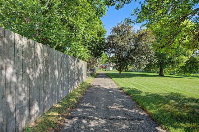 11120 Hampshire Court E, Champlin, MN 55316