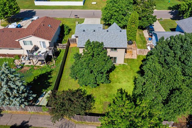 11120 Hampshire Court E, Champlin, MN 55316
