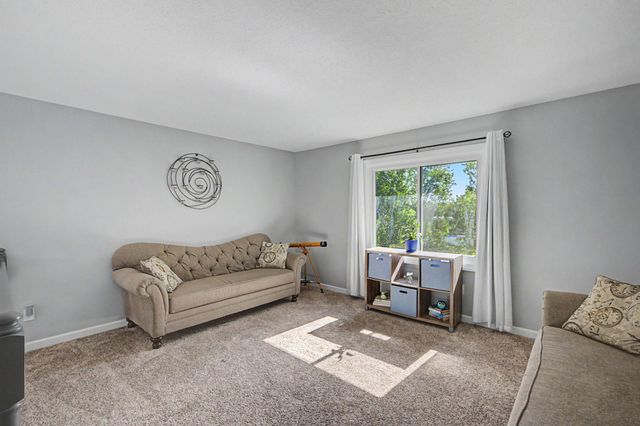 11120 Hampshire Court E, Champlin, MN 55316