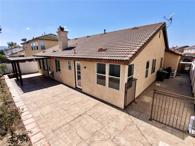 7432 Cobble Creek Drive, Eastvale, CA 92880