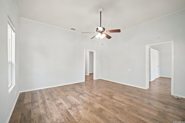 112 Avenue B, Converse, TX 78109
