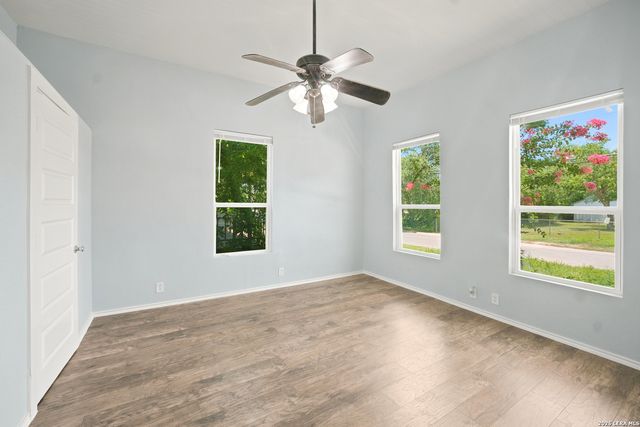 112 Avenue B, Converse, TX 78109