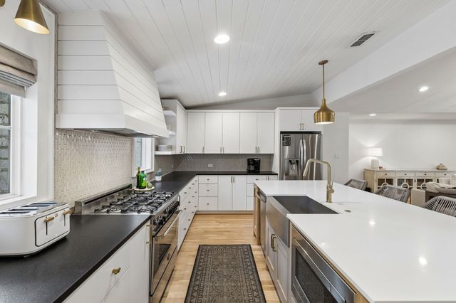 9715 Wisterwood Drive, Dallas, TX 75238