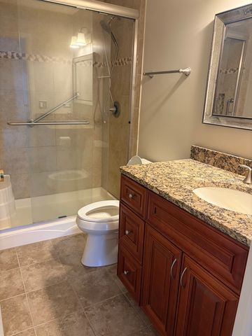 101 Lake Hinsdale Drive 205, Willowbrook, IL 60527