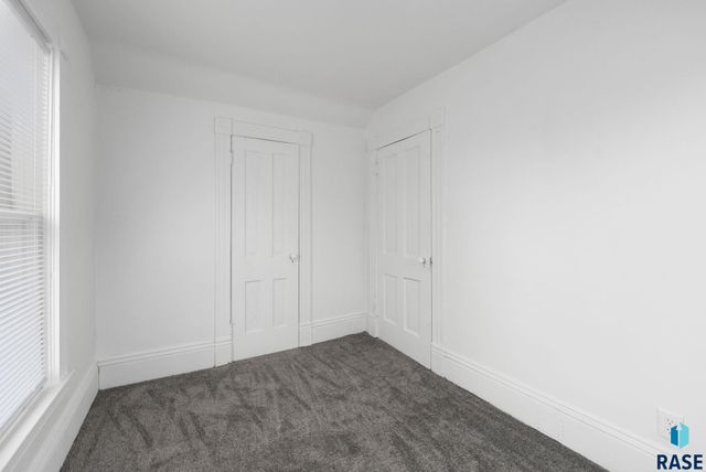 524 N Cliff Ave Avenue, Sioux Falls, SD 57103