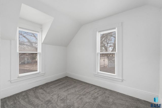 524 N Cliff Ave Avenue, Sioux Falls, SD 57103