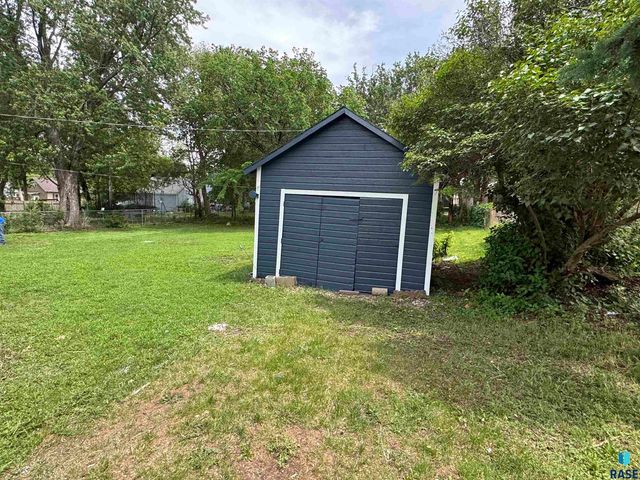 524 N Cliff Ave Avenue, Sioux Falls, SD 57103
