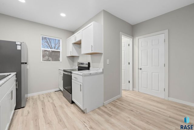 524 N Cliff Ave Avenue, Sioux Falls, SD 57103