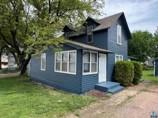 524 N Cliff Ave Avenue, Sioux Falls, SD 57103