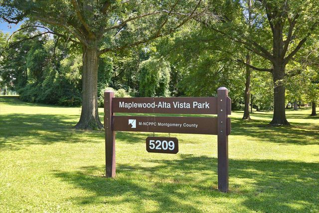 9600 PAGE AVE, Bethesda, MD 20814