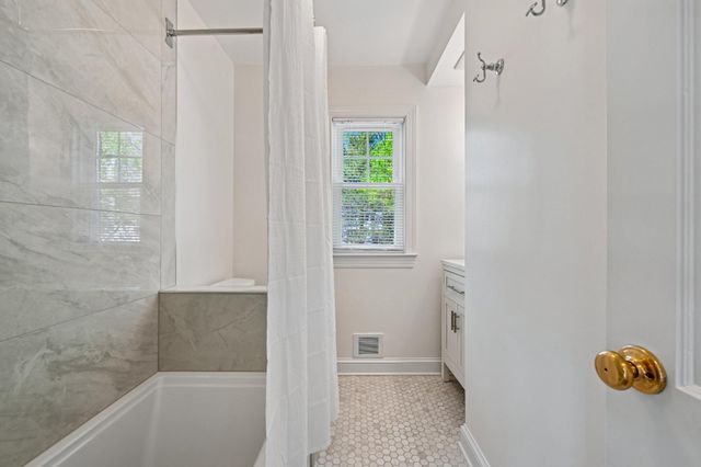 9600 PAGE AVE, Bethesda, MD 20814