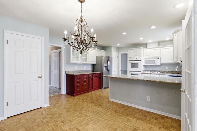 1542 Comanche Glen, Madison, WI 53704