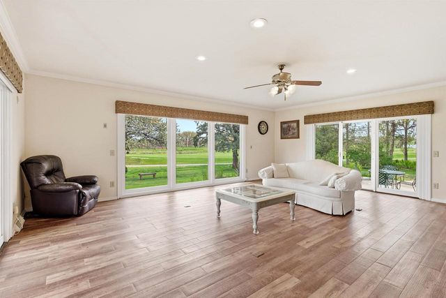 1542 Comanche Glen, Madison, WI 53704