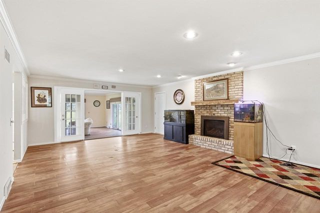 1542 Comanche Glen, Madison, WI 53704