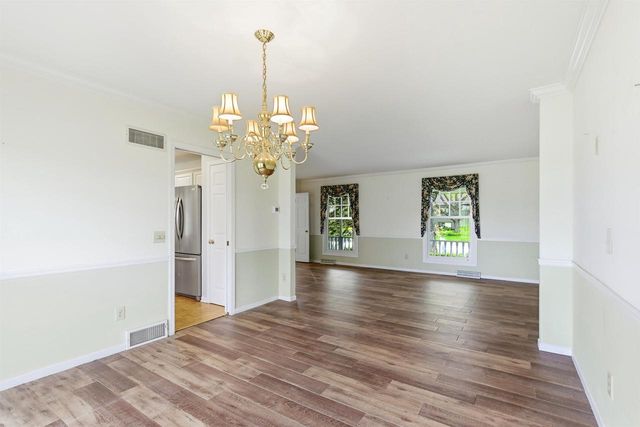 1542 Comanche Glen, Madison, WI 53704