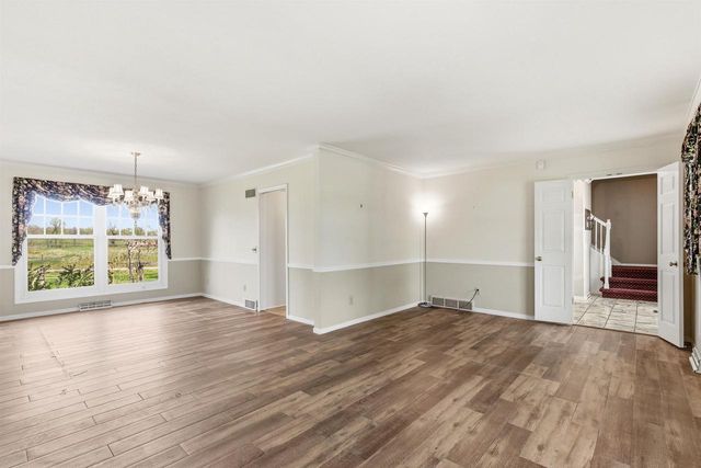1542 Comanche Glen, Madison, WI 53704