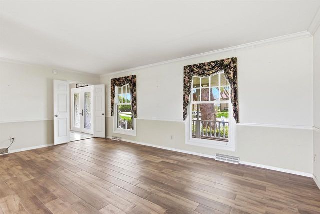 1542 Comanche Glen, Madison, WI 53704