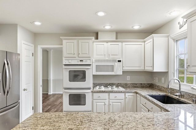 1542 Comanche Glen, Madison, WI 53704