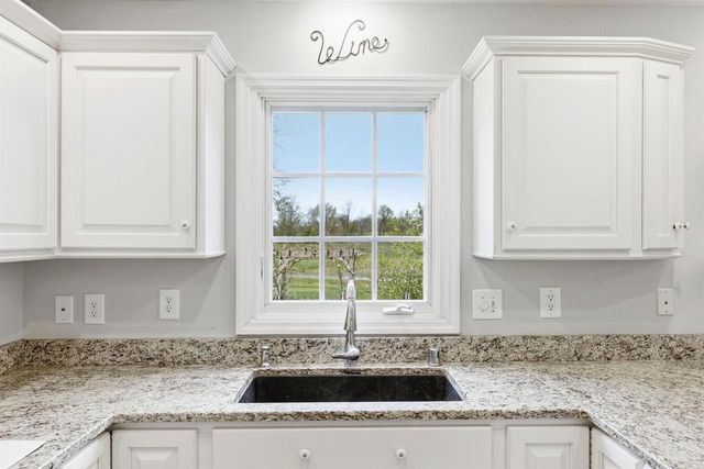 1542 Comanche Glen, Madison, WI 53704