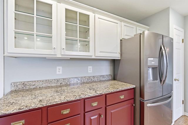 1542 Comanche Glen, Madison, WI 53704