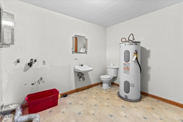 426 Holly Street, Mount Carmel, TN 37645