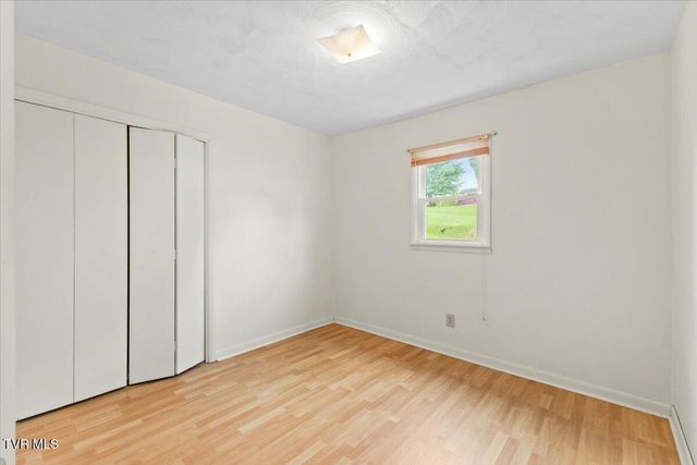 426 Holly Street, Mount Carmel, TN 37645