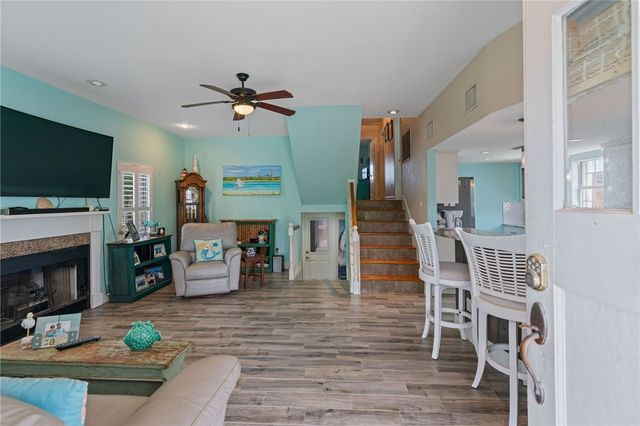 404 Mercer St, Port Aransas, TX 78373