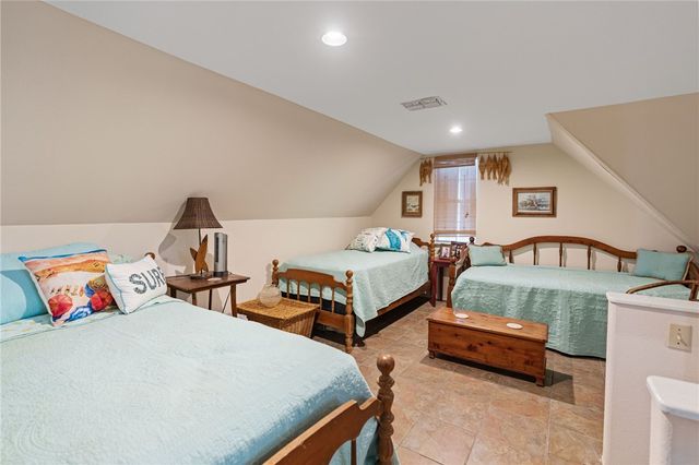 404 Mercer St, Port Aransas, TX 78373