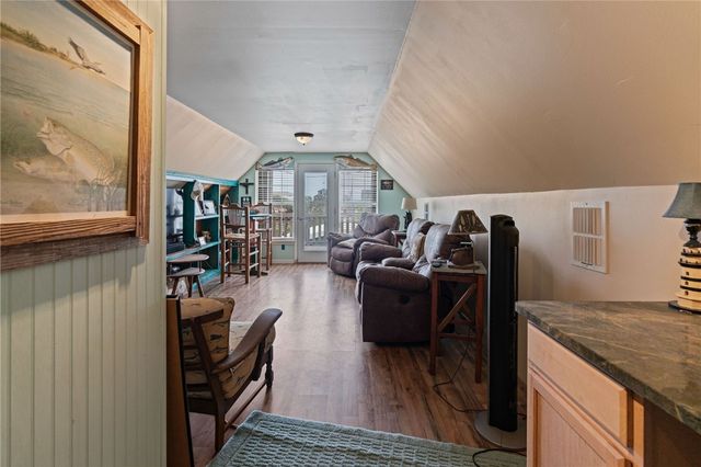 404 Mercer St, Port Aransas, TX 78373