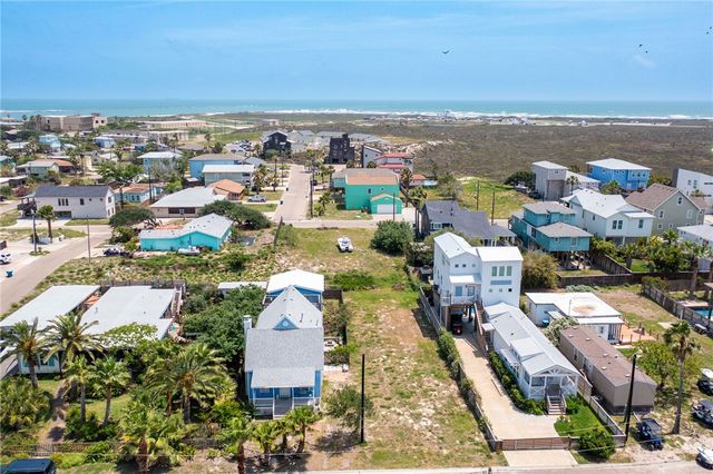404 Mercer St, Port Aransas, TX 78373