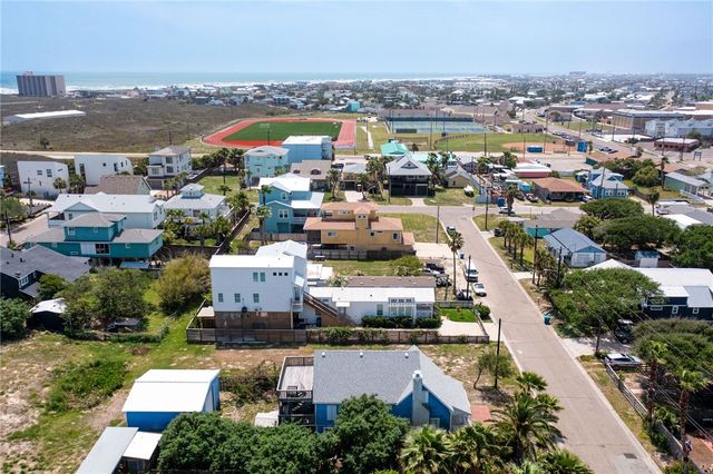 404 Mercer St, Port Aransas, TX 78373