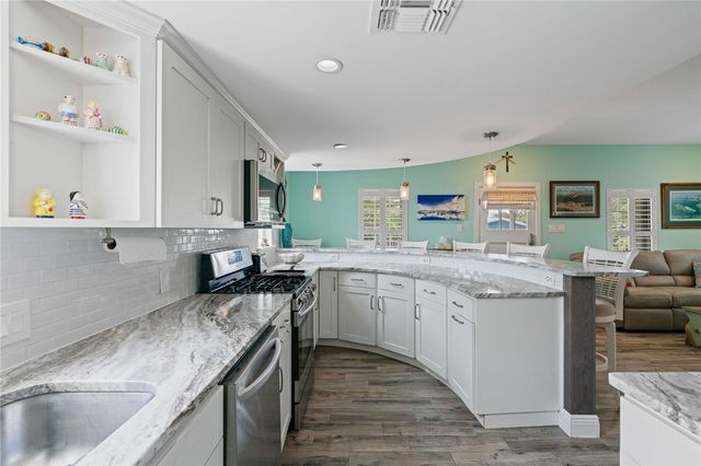 404 Mercer St, Port Aransas, TX 78373
