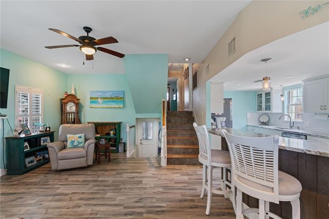 404 Mercer St, Port Aransas, TX 78373