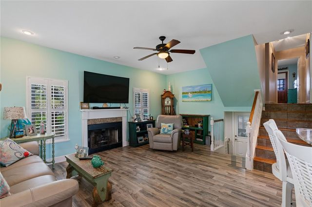 404 Mercer St, Port Aransas, TX 78373