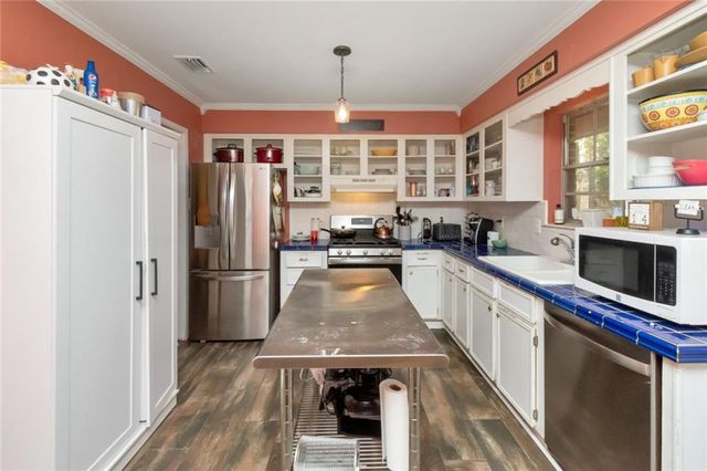 1000 Middle Ring Road, Mobile, AL 36608