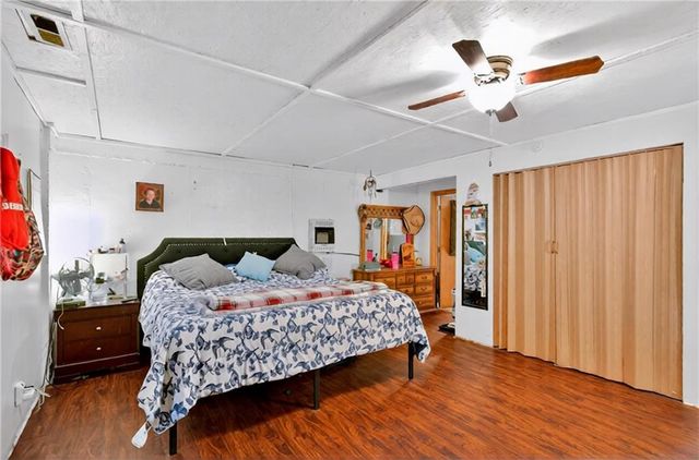 17503 S 900 Road, Nevada, MO 64772