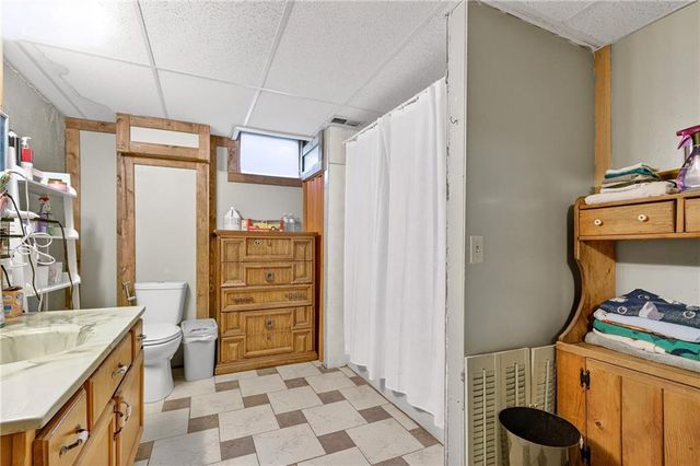 17503 S 900 Road, Nevada, MO 64772