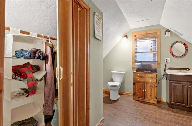 17503 S 900 Road, Nevada, MO 64772