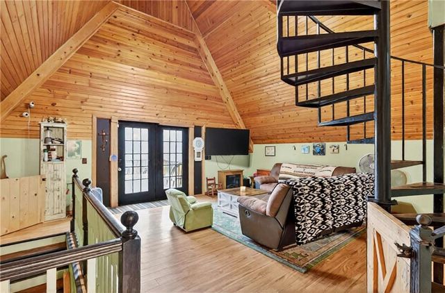 17503 S 900 Road, Nevada, MO 64772