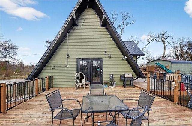 17503 S 900 Road, Nevada, MO 64772