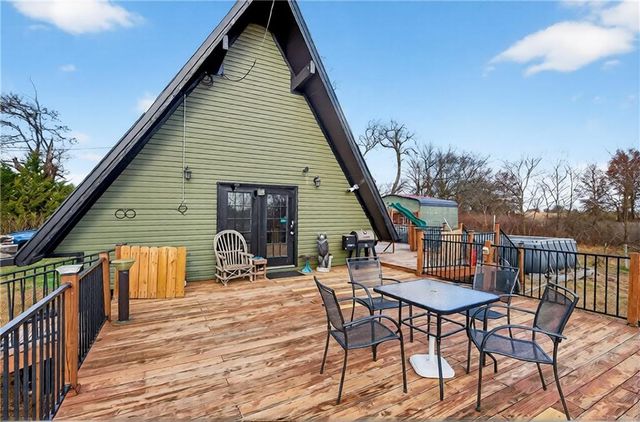 17503 S 900 Road, Nevada, MO 64772