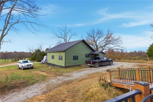 17503 S 900 Road, Nevada, MO 64772