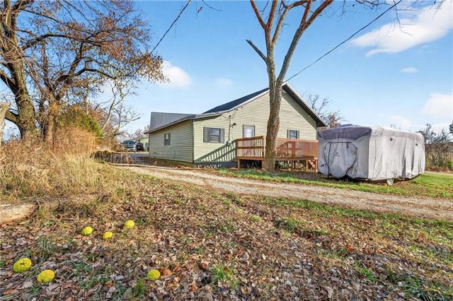 17503 S 900 Road, Nevada, MO 64772