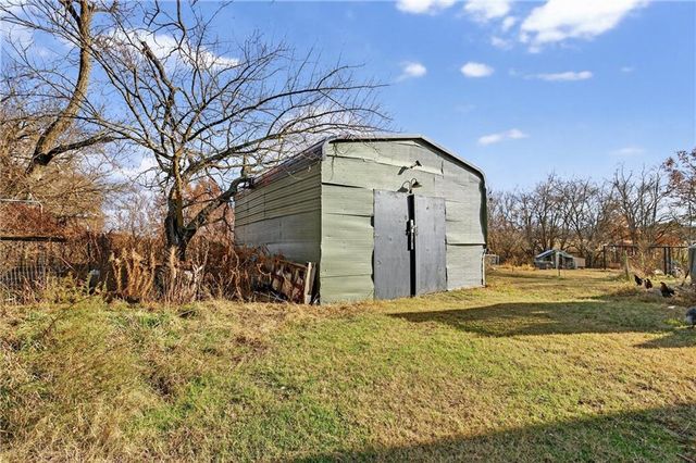 17503 S 900 Road, Nevada, MO 64772