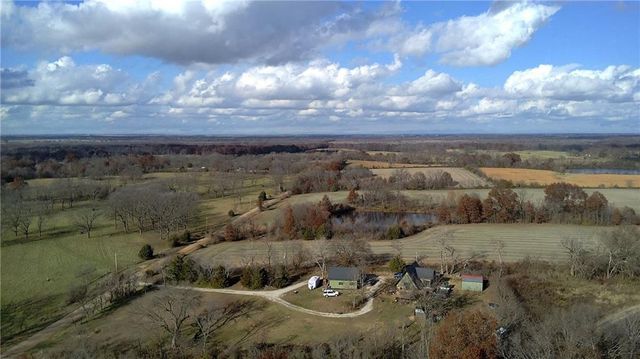 17503 S 900 Road, Nevada, MO 64772