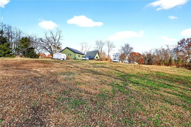 17503 S 900 Road, Nevada, MO 64772